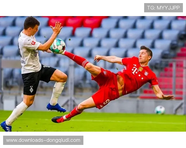 多尔古凌空斩破门，38场等待终获曼联处子球